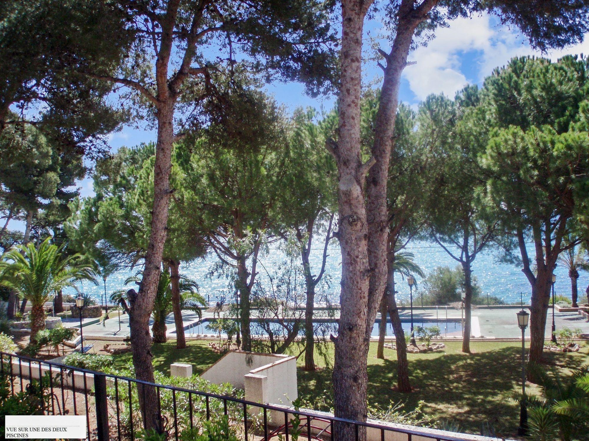 Contemporary In With 2 Bedrooms, Sun Terrace, Pool *